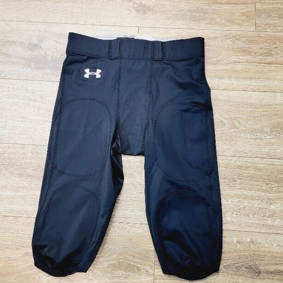 NWOT Football Pants Men's Under Armour XL Black Sportswear Fitness Athletics - Picture 1 of 12